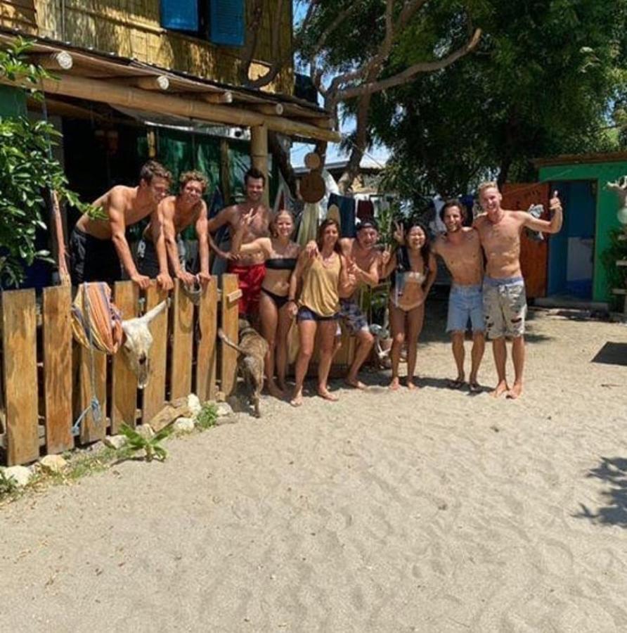 Hostal Puerto Engabao "El Surf Shelter" ภายนอก รูปภาพ